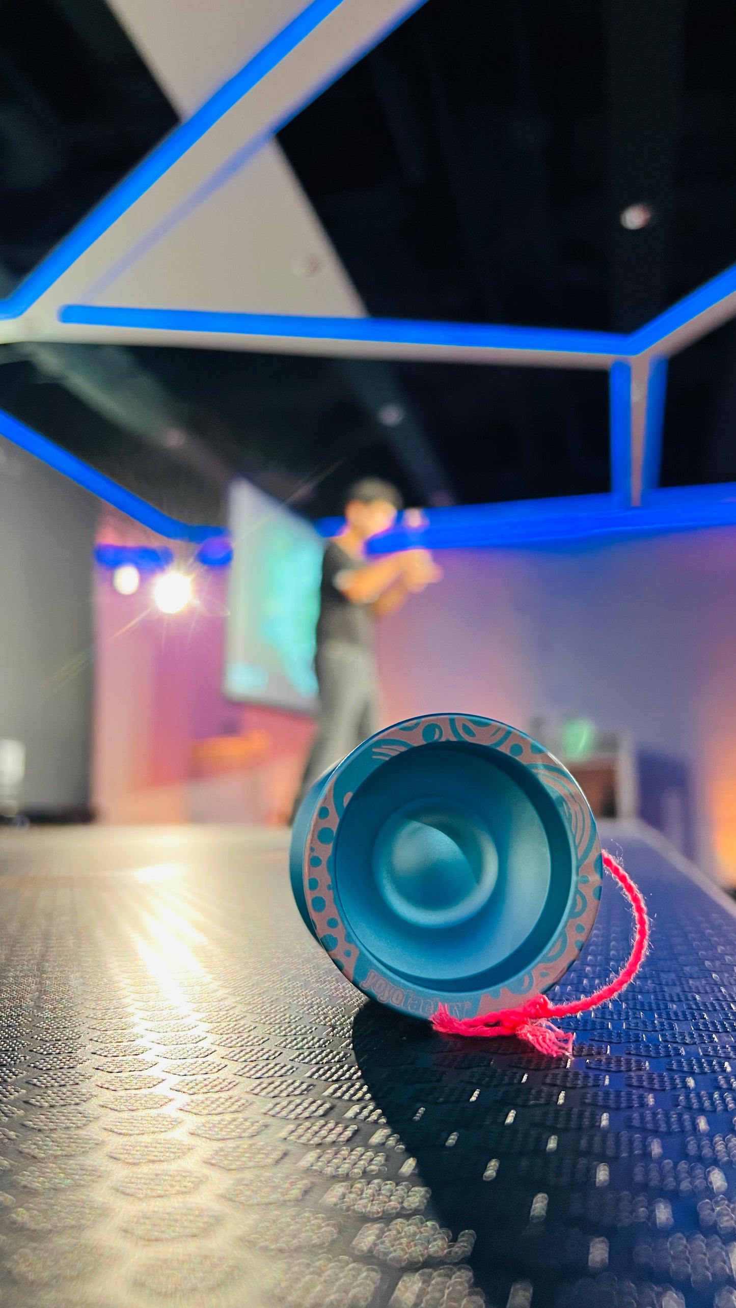 BRILLO - YOYO - KRIS TOLEDO